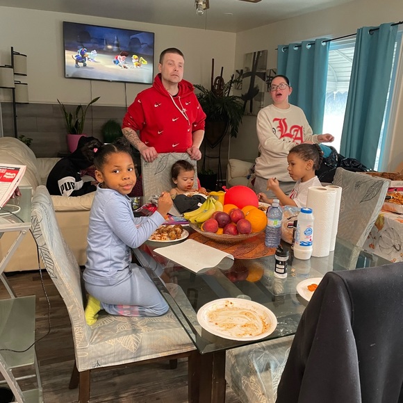 Meet your Posher, Michelle - Picture 2 of 15